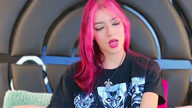 Snapshot of ElizabetthKitty chatting on 02-05-25, 06:59 ElizabetthKitty online show from 02-05-25, 06:59