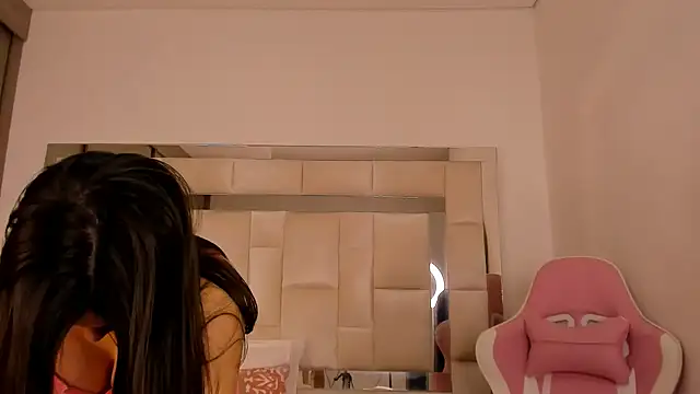 Snapshot of isabella_gomez11 chatting on 12-03-24, 06:38 isabella gomez11 online show from 12-03-24, 06:38