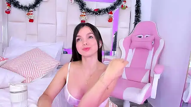 Snapshot of isabella_gomez11 chatting on 12-23-24, 09:29 isabella gomez11 online show from 12-23-24, 09:29