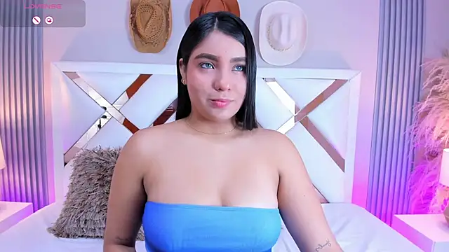 Snapshot of madeleine2112 chatting on 02-15-25, 04:25 madeleine2112 online show from 02-15-25, 04:25