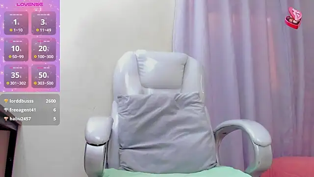 Snapshot of Hot_beauty__ chatting on 01-25-25, 11:55 Hot beauty   online show from 01-25-25, 11:55