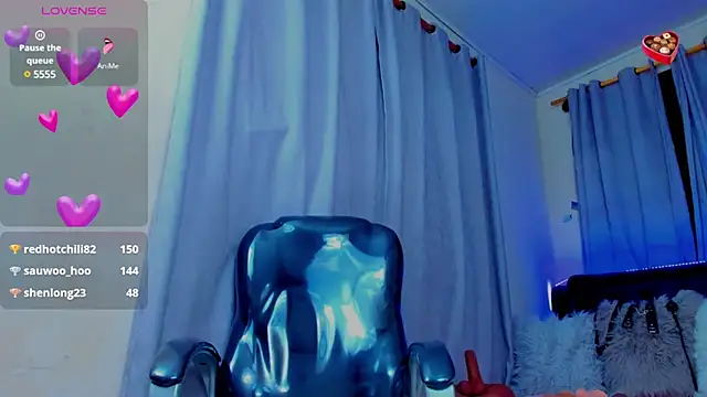 Snapshot of Hot_beauty__ chatting on 02-25-25, 05:52 Hot beauty   online show from 02-25-25, 05:52