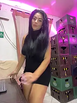 Snapshot of Hot_beauty__ chatting on 10-10-25, 04:55 Hot beauty   online show from 10-10-25, 04:55