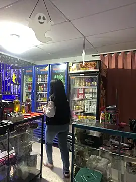 Snapshot of Hot_beauty__ chatting on 10-23-25, 04:12 Hot beauty   online show from 10-23-25, 04:12