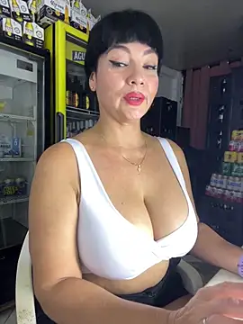 Snapshot of Hot_beauty__ chatting on 05-01-26, 06:29 Hot beauty online show from 05-01-26, 06:29