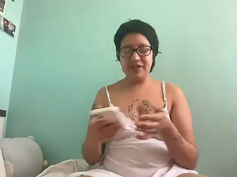 Snapshot of bbymadokaa chatting on 12-05-25, 04:47 bbymadokaa online show from 12-05-25, 04:47