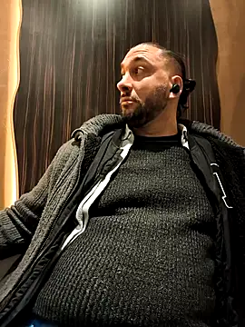 Snapshot of NewyorkDimi chatting on 12-23-24, 09:29 NewyorkDimi online show from 12-23-24, 09:29