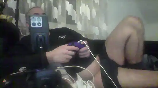 Snapshot of NewyorkDimi chatting on 01-04-25, 04:12 NewyorkDimi online show from 01-04-25, 04:12