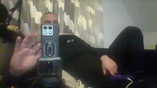 Snapshot of NewyorkDimi chatting on 01-05-25, 03:43 NewyorkDimi online show from 01-05-25, 03:43