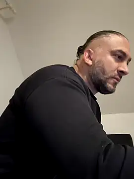 Snapshot of NewyorkDimi chatting on 01-05-25, 07:28 NewyorkDimi online show from 01-05-25, 07:28