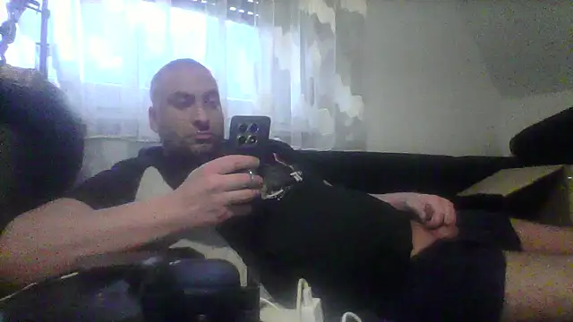 Snapshot of NewyorkDimi chatting on 01-11-25, 07:28 NewyorkDimi online show from 01-11-25, 07:28