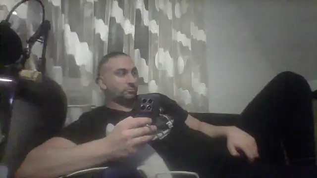 Snapshot of NewyorkDimi chatting on 01-14-25, 11:48 NewyorkDimi online show from 01-14-25, 11:48