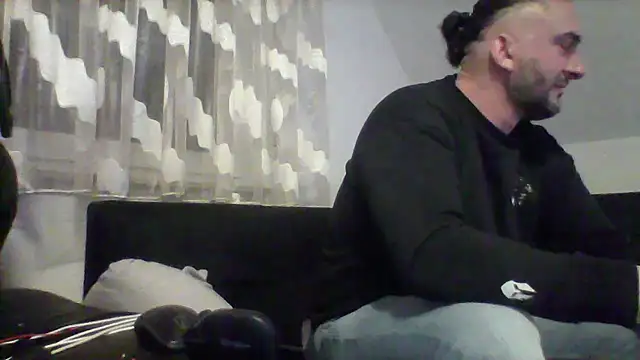 Snapshot of NewyorkDimi chatting on 02-23-25, 04:50 NewyorkDimi online show from 02-23-25, 04:50