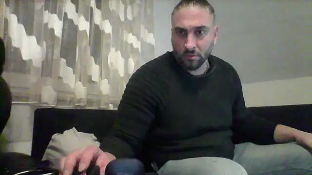 Snapshot of NewyorkDimi chatting on 03-04-25, 11:43 NewyorkDimi online show from 03-04-25, 11:43