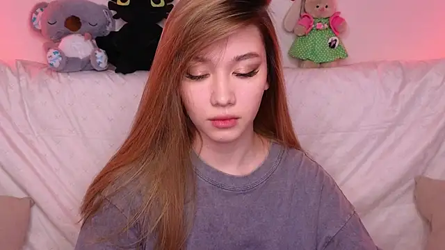 Snapshot of LuxuryGirl__ chatting on 03-05-25, 08:00 LuxuryGirl online show from 03-05-25, 08:00