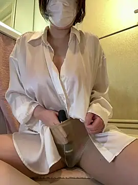 Snapshot of Yukimi- chatting on 03-17-26, 08:45 Yukimi- online show from 03-17-26, 08:45