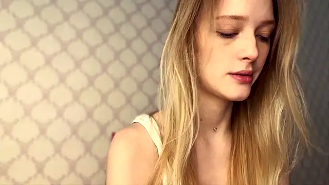 Evvie Summn1 online show from 03-10-26, 07:24