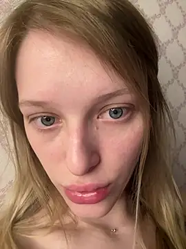 Evvie Summn1 online show from 04-20-26, 02:31