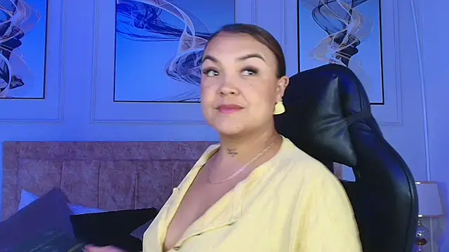 Snapshot of lyn_adamns chatting on 09-11-25, 09:15 lyn adamns online show from 09-11-25, 09:15