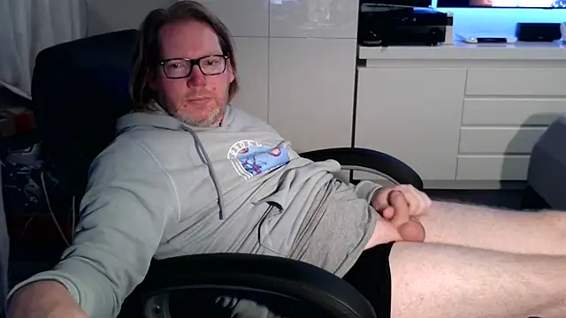 VSteph online show from 10-04-25, 01:03