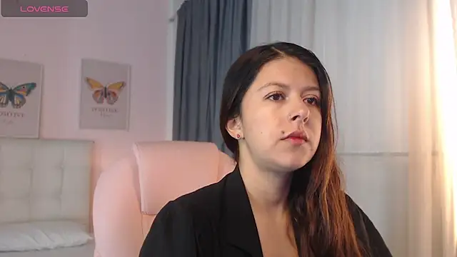 Snapshot of liss_black chatting on 02-15-25, 12:33 liss black online show from 02-15-25, 12:33