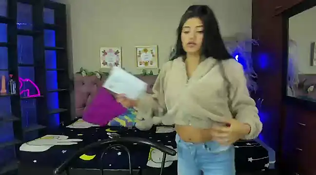 Lia Keen online show from 01-20-25, 08:18