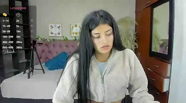 Snapshot of Lia_Keen chatting on 02-28-25, 07:46 Lia Keen online show from 02-28-25, 07:46