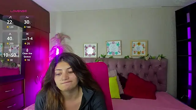 Lia Keen online show from 10-25-25, 07:52