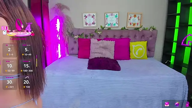 Snapshot of Lia_Keen chatting on 11-25-25, 08:42 Lia Keen online show from 11-25-25, 08:42