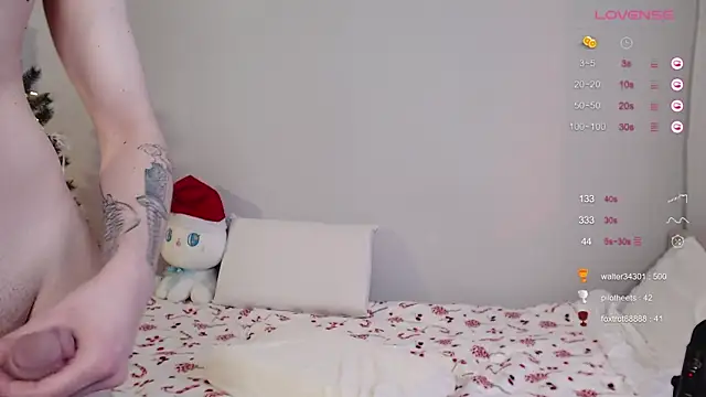 Snapshot of duomooncouple chatting on 12-30-24, 11:04 duomooncouple online show from 12-30-24, 11:04