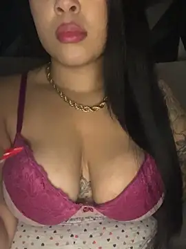 Snapshot of debiigg chatting on 12-29-24, 01:13 debiigg online show from 12-29-24, 01:13