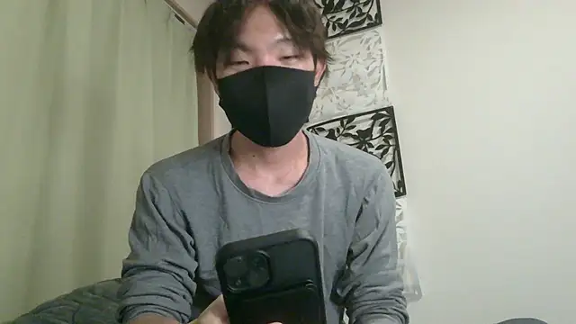 Snapshot of UKI06 chatting on 12-22-24, 01:00 UKI06 online show from 12-22-24, 01:00