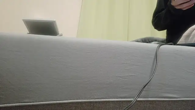 Snapshot of UKI06 chatting on 11-24-25, 02:17 UKI06 online show from 11-24-25, 02:17