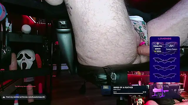 Snapshot of tuxedomasc_95 chatting on 10-04-25, 10:52 tuxedomasc 95 online show from 10-04-25, 10:52