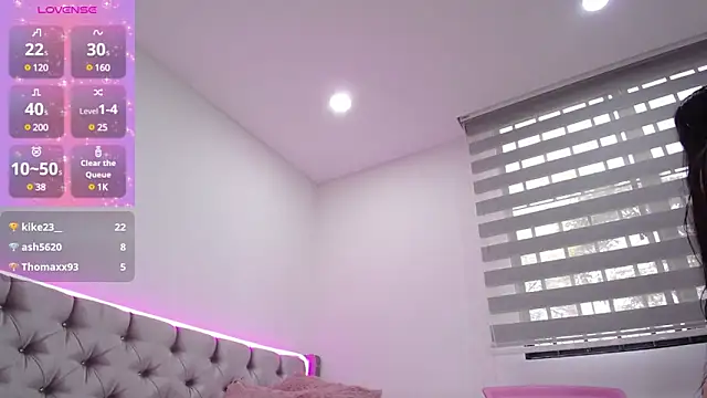 Snapshot of Anal_Luucia chatting on 03-11-25, 04:07 Anal Luucia online show from 03-11-25, 04:07