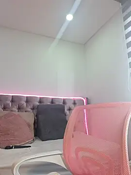 Snapshot of Anal_Luucia chatting on 10-01-25, 12:44 Anal Luucia online show from 10-01-25, 12:44