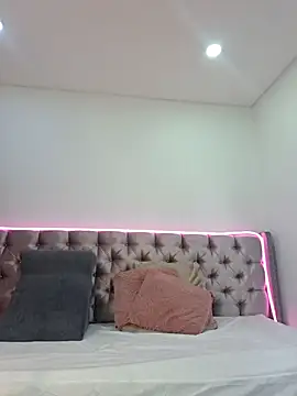 Snapshot of Anal_Luucia chatting on 10-07-25, 12:24 Anal Luucia online show from 10-07-25, 12:24