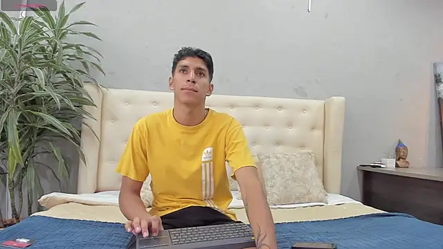 kieran derek online show from 09-27-25, 03:33