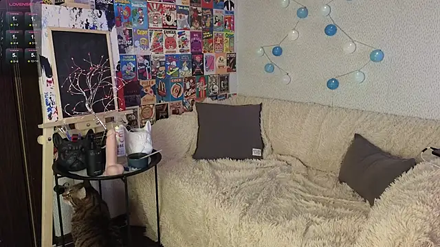 Snapshot of LittleLeen chatting on 01-19-25, 10:39 LittleLeen online show from 01-19-25, 10:39