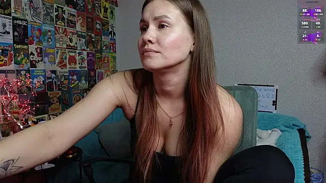 Snapshot of LittleLeen chatting on 10-22-25, 03:45 LittleLeen online show from 10-22-25, 03:45