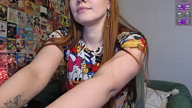 Snapshot of LittleLeen chatting on 12-01-25, 04:23 LittleLeen online show from 12-01-25, 04:23