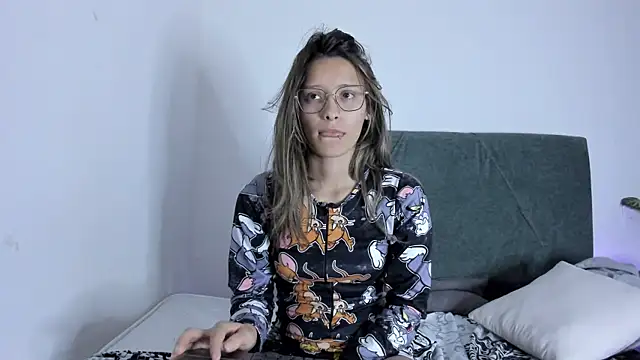 Gabby and Alice online show from 02-03-25, 05:29