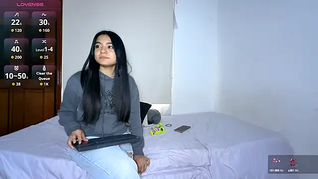 Gabby and Alice online show from 10-06-25, 09:12