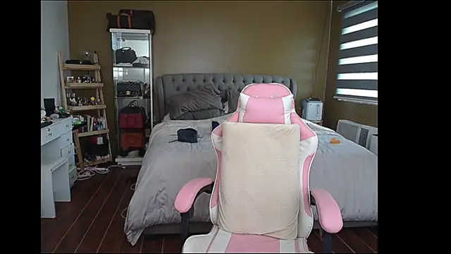 Snapshot of aya_saki chatting on 02-13-25, 07:35 aya saki online show from 02-13-25, 07:35