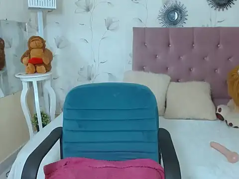 Snapshot of madisson_smalltits chatting on 01-28-25, 12:32 madisson smalltits online show from 01-28-25, 12:32