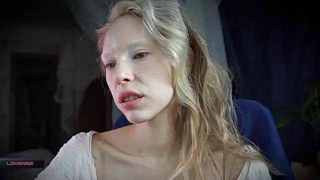 Snapshot of _Phantom_thread_ chatting on 10-20-25, 08:48 Phantom thread online show from 10-20-25, 08:48