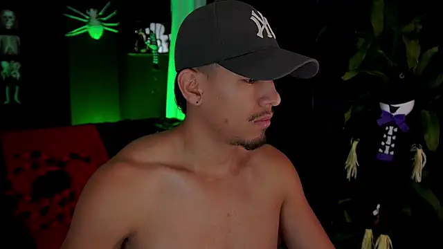 Aaronfox x online show from 10-20-25, 01:00