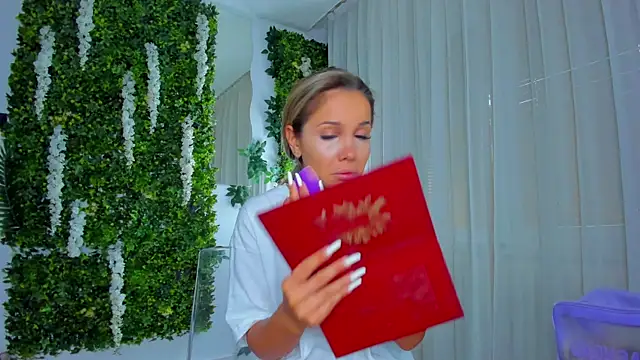 VivienCarter online show from 10-03-25, 02:14