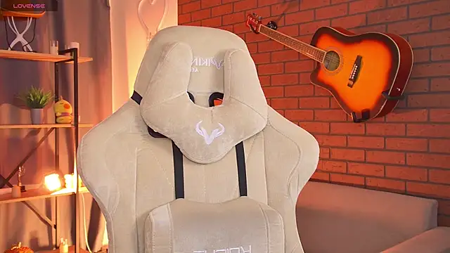 EllieCutes online show from 06-05-26, 08:09