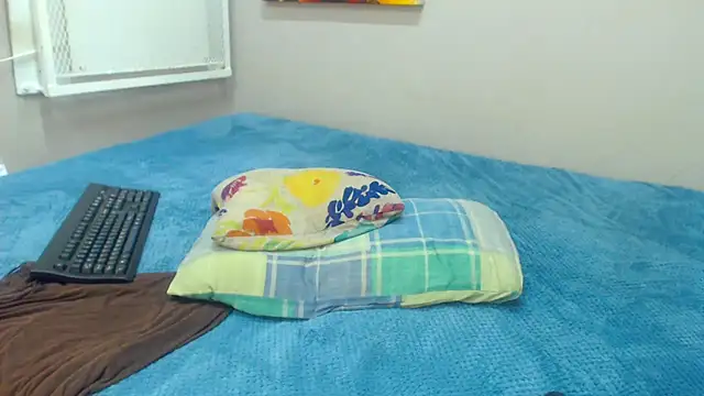 Snapshot of AMAZINGSHAZZXXX chatting on 02-19-25, 12:44 AMAZINGSHAZZXXX online show from 02-19-25, 12:44